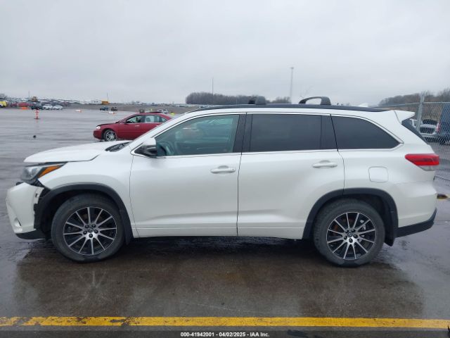 5TDJZRFH7JS486235 Toyota Highlander Se