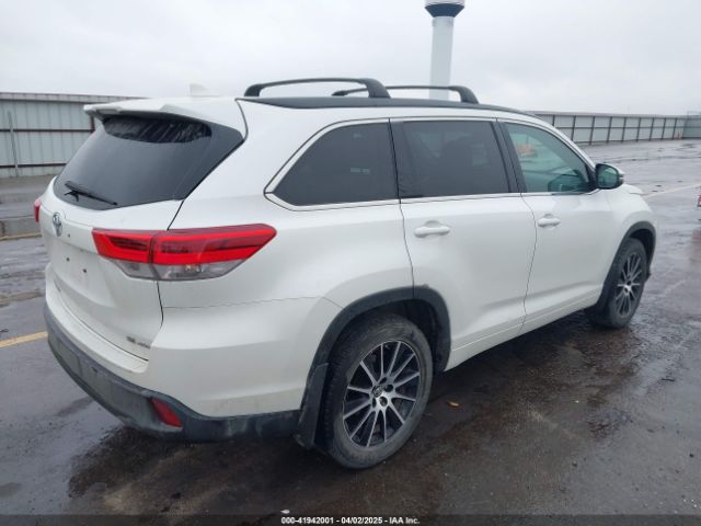 5TDJZRFH7JS486235 Toyota Highlander Se