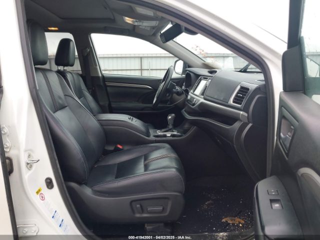 5TDJZRFH7JS486235 Toyota Highlander Se
