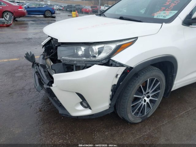 5TDJZRFH7JS486235 Toyota Highlander Se