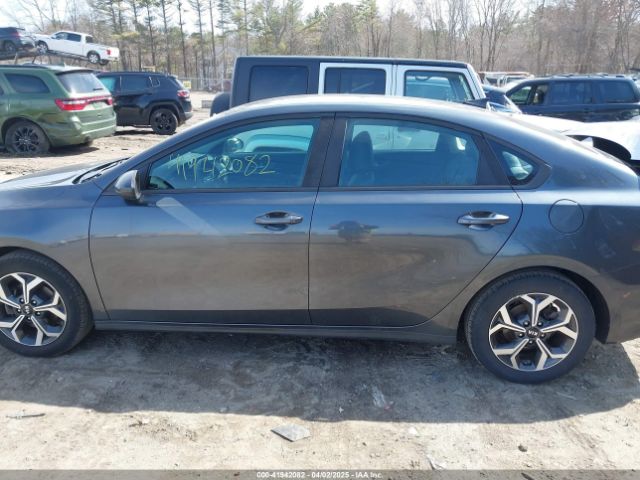 3KPF24AD0KE102969 KIA Forte Lxs