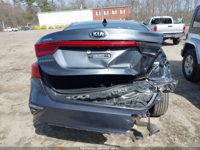 3KPF24AD0KE102969 KIA Forte Lxs