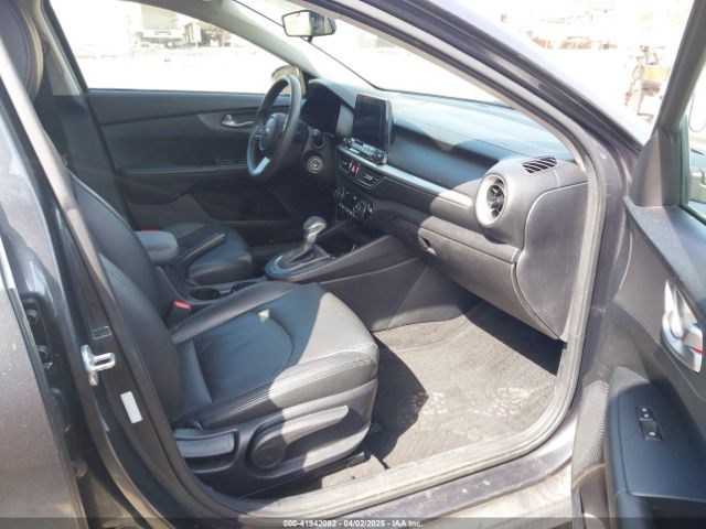 3KPF24AD0KE102969 KIA Forte Lxs