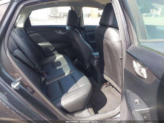 3KPF24AD0KE102969 KIA Forte Lxs