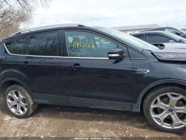 1FMCU9J91KUC42161 Ford Escape Titanium