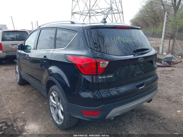 1FMCU9J91KUC42161 Ford Escape Titanium