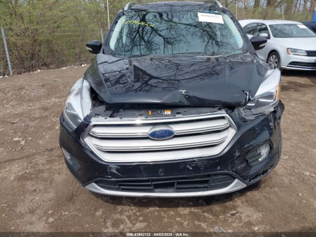 1FMCU9J91KUC42161 Ford Escape Titanium