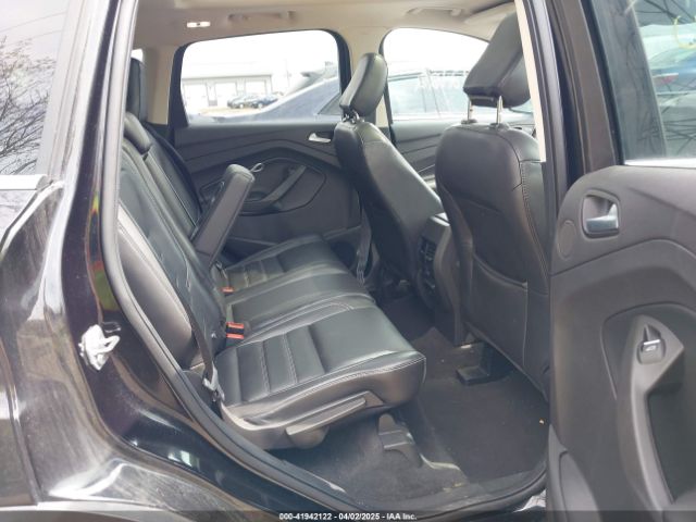 1FMCU9J91KUC42161 Ford Escape Titanium