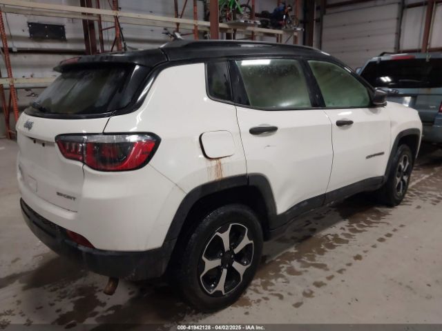 2019 JEEP COMPASS 3C4NJDAB5KT713136 Photo 3