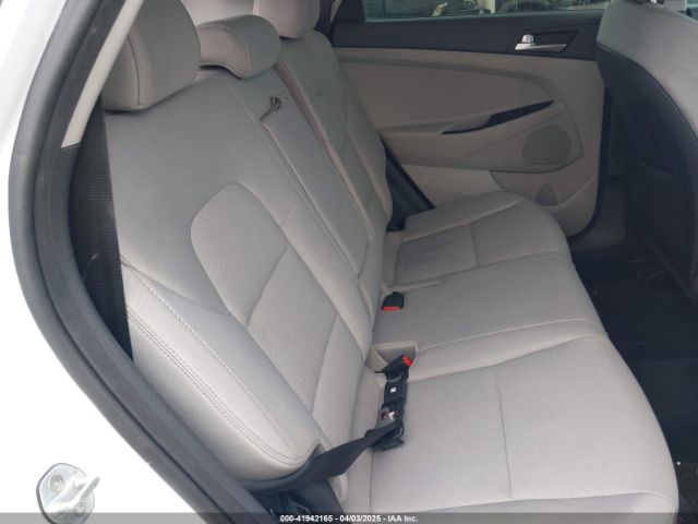 KM8J2CA47LU112028 Hyundai TUCSON SE
