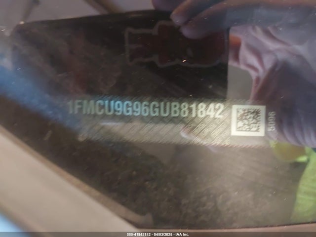 1FMCU9G96GUB81842 Ford ESCAPE SE