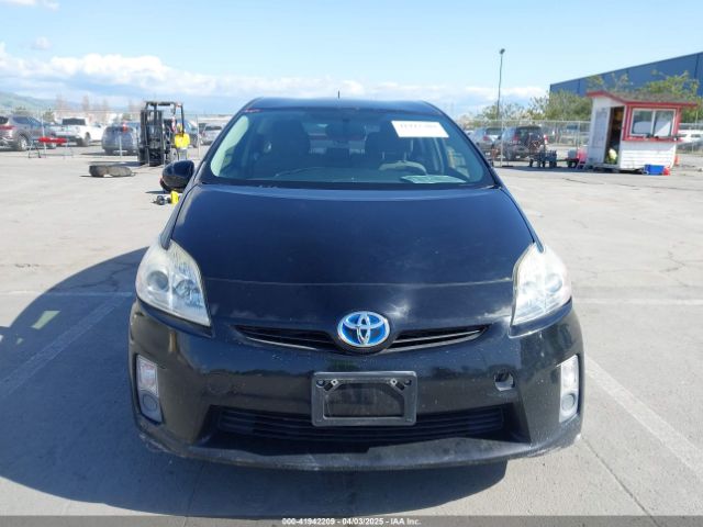 JTDKN3DU8F1875855 Toyota Prius Two