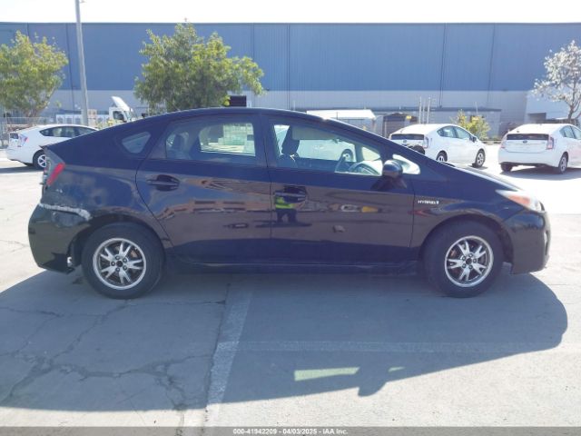 JTDKN3DU8F1875855 Toyota Prius Two