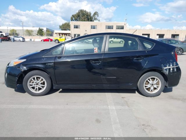 JTDKN3DU8F1875855 Toyota Prius Two