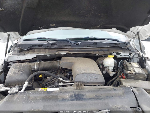 1C6RR6GG7JS303941 RAM 1500 Slt  4x2 6'4 Box