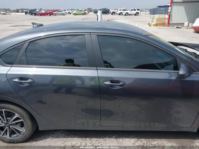 3KPF24AD2PE682961 KIA Forte Lxs