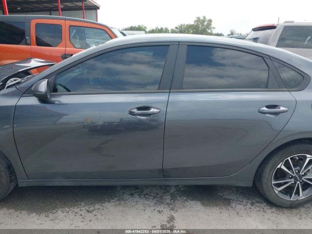 3KPF24AD2PE682961 KIA Forte Lxs