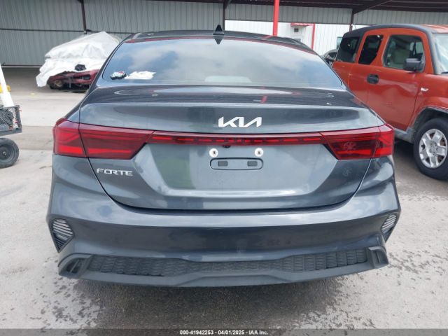 3KPF24AD2PE682961 KIA Forte Lxs