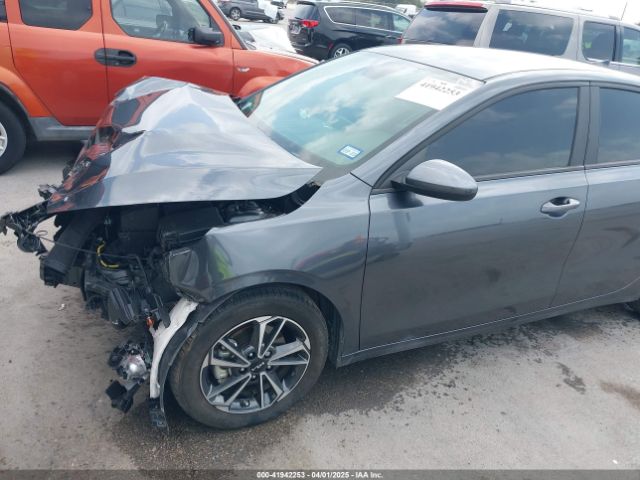 3KPF24AD2PE682961 KIA Forte Lxs