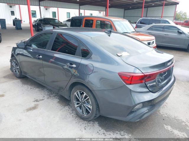 3KPF24AD2PE682961 KIA Forte Lxs