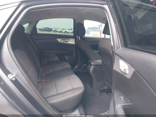 3KPF24AD2PE682961 KIA Forte Lxs