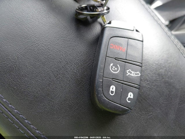 1C3CCCCG9FN686747 Chrysler 2015