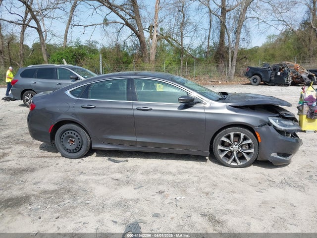 1C3CCCCG9FN686747 Chrysler 2015