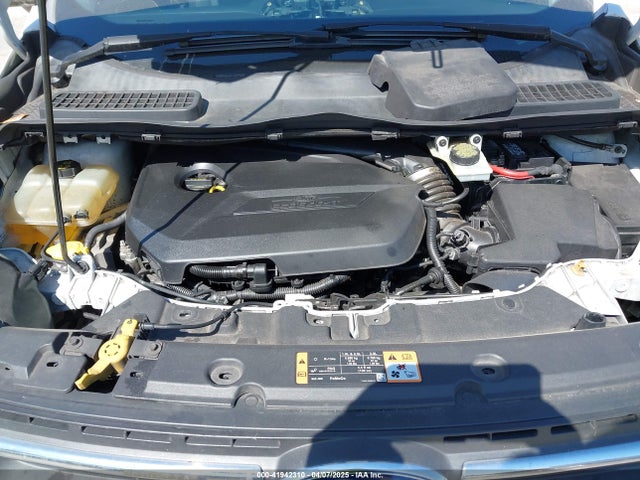 1FMCU0GX7FUA22322 Ford ESCAPE SE