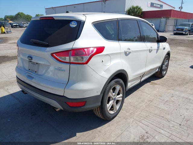 1FMCU0GX7FUA22322 Ford ESCAPE SE