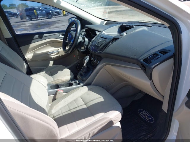 1FMCU0GX7FUA22322 Ford ESCAPE SE