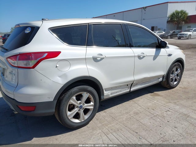 1FMCU0GX7FUA22322 Ford ESCAPE SE
