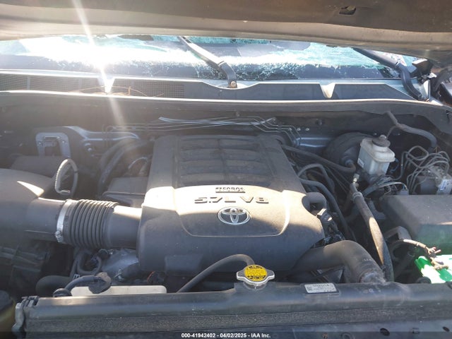 5TFUW5F1XEX351784 Toyota Tundra Sr5 5.7l V8