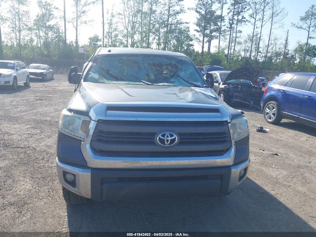 5TFUW5F1XEX351784 Toyota Tundra Sr5 5.7l V8