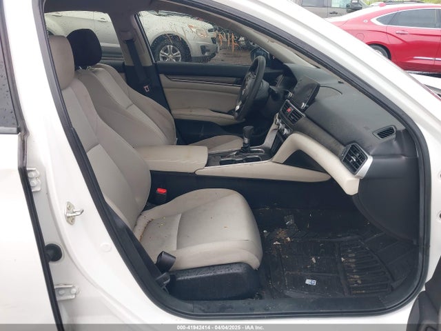 1HGCV1F12KA122930 Honda ACCORD LX