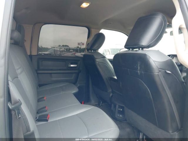 3C6UR5HJ9KG676972 RAM 2500 Tradesman  4x4 8' Box