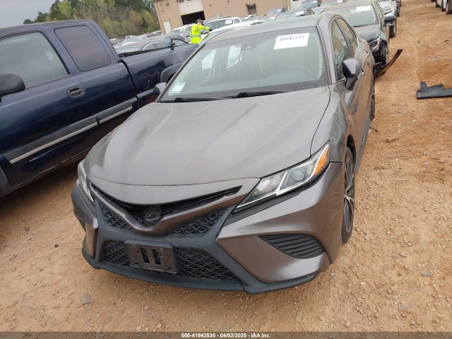 4T1B11HK0JU109548 Toyota CAMRY SE