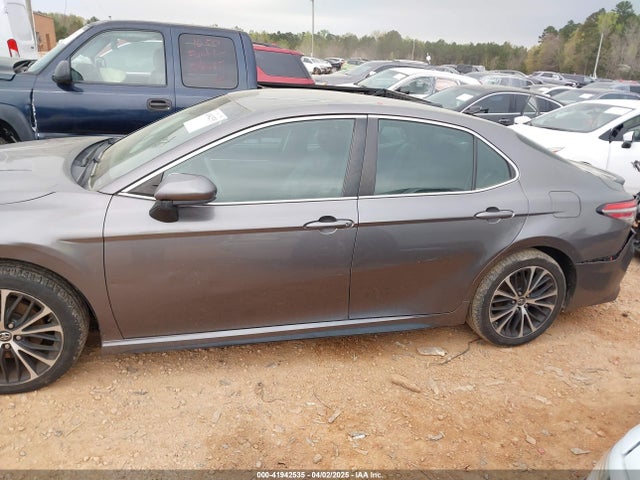 4T1B11HK0JU109548 Toyota CAMRY SE