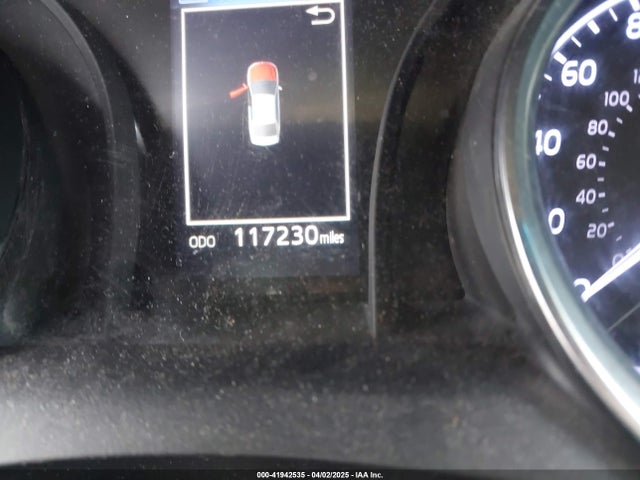 4T1B11HK0JU109548 Toyota CAMRY SE