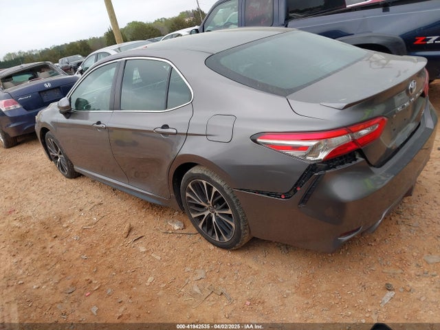 4T1B11HK0JU109548 Toyota CAMRY SE