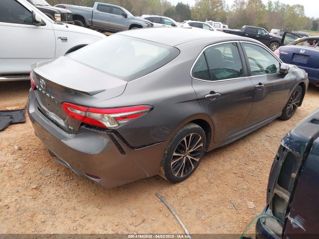 4T1B11HK0JU109548 Toyota CAMRY SE