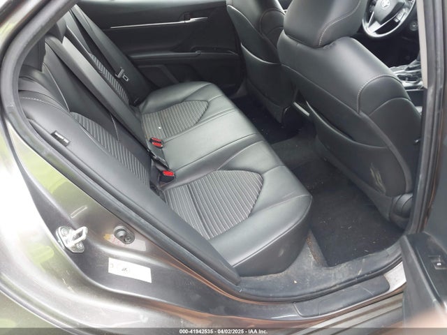 4T1B11HK0JU109548 Toyota CAMRY SE