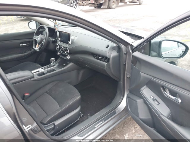 3N1AB8CV8NY208969 Nissan Sentra Sv Xtronic Cvt