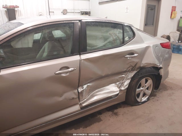 KNAGM4A7XF5557951 KIA Optima Lx