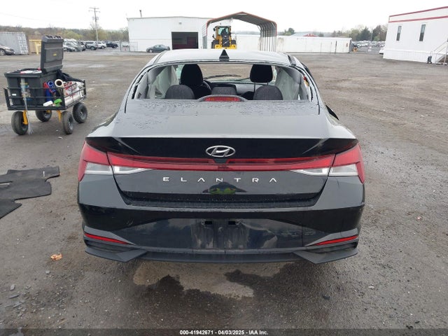 5NPLL4AG7NH072024 Hyundai ELANTRA SE