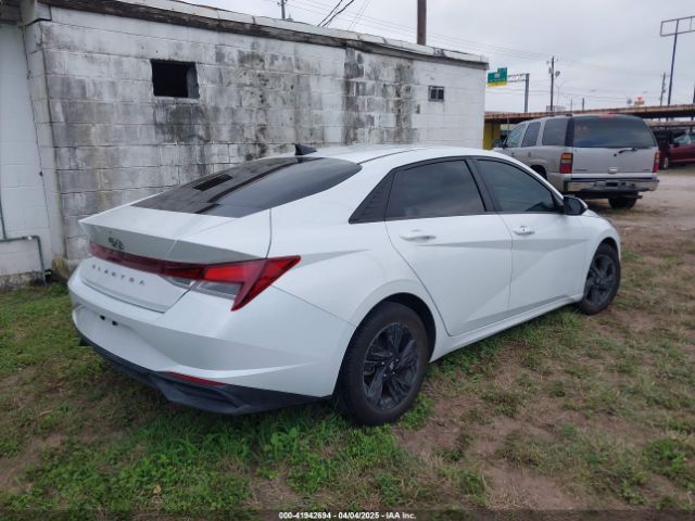 2022 HYUNDAI ELANTRA 5NPLM4AG6NH072836 Photo 3