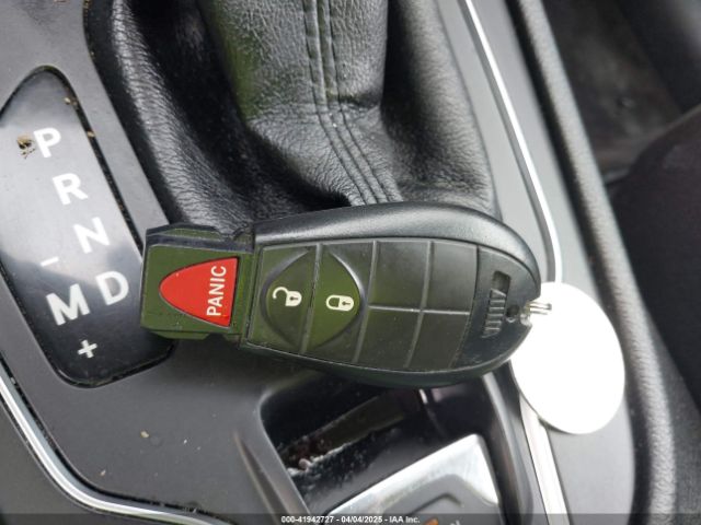 2019 JEEP CHEROKEE 1C4PJLCB4KD114833 Photo 10