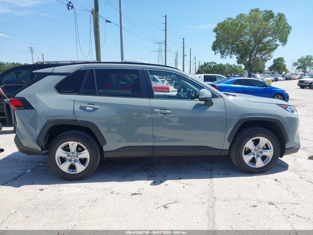 2T3W1RFV2MW146139 Toyota Rav4 Xle