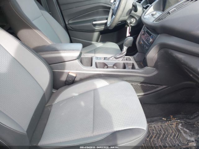 1FMCU0GD6HUC22567 Ford ESCAPE SE