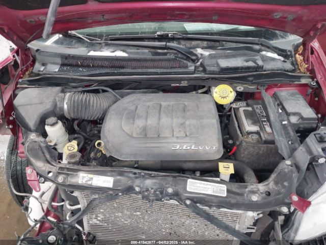 2C4RC1GG2ER453993 Chrysler Town & Country Limited