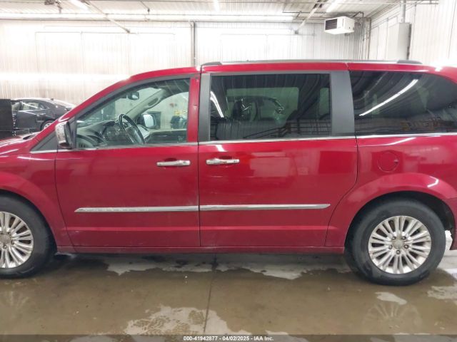 2C4RC1GG2ER453993 Chrysler Town & Country Limited